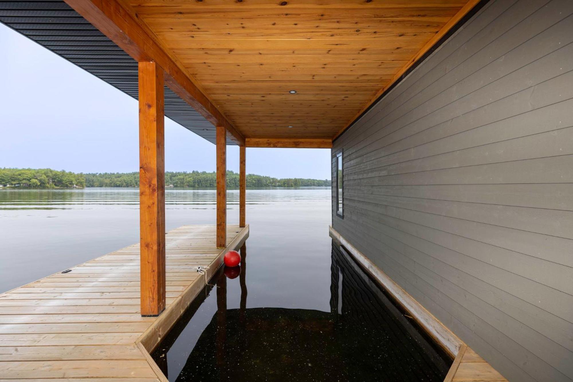 Tranquil Shores Mactier 外观 照片